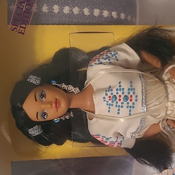 Native American Barbie Special Edition 1992 NIB Vintage - Picture 2 of 5